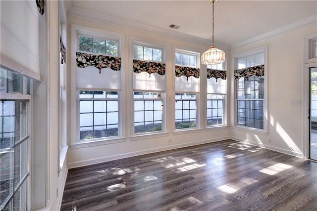 6201 Sommerset LN, Williamsburg, VA 23186