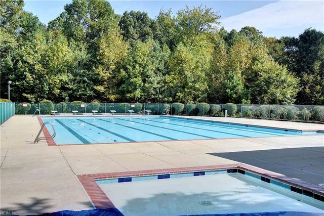 6201 Sommerset LN, Williamsburg, VA 23186