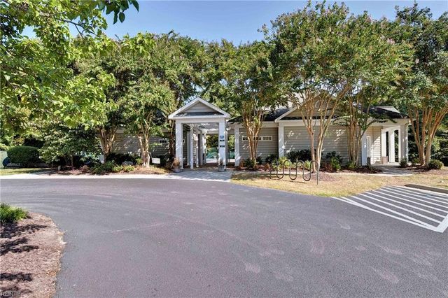 6201 Sommerset LN, Williamsburg, VA 23186