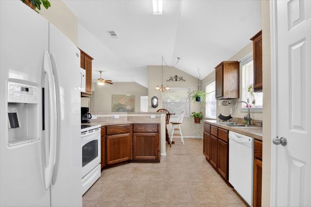 621 Apple Cross Drive, Robinson, TX 76706