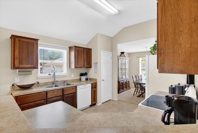 621 Apple Cross Drive, Robinson, TX 76706
