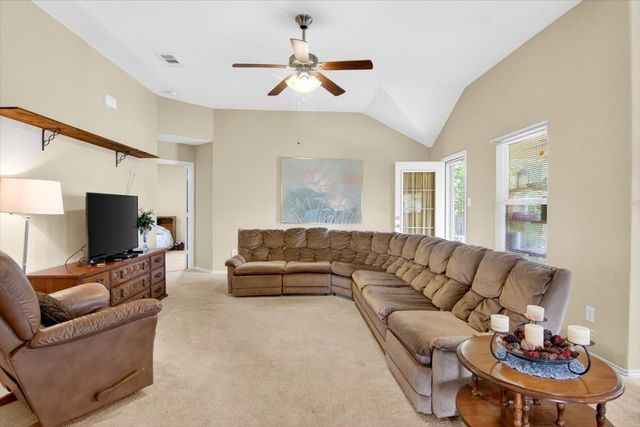 621 Apple Cross Drive, Robinson, TX 76706