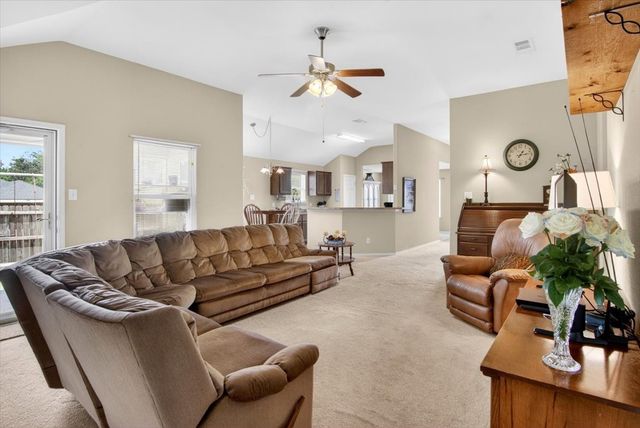 621 Apple Cross Drive, Robinson, TX 76706