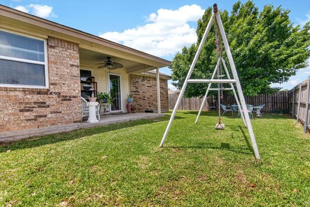 621 Apple Cross Drive, Robinson, TX 76706