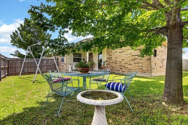 621 Apple Cross Drive, Robinson, TX 76706