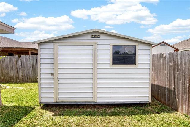 621 Apple Cross Drive, Robinson, TX 76706