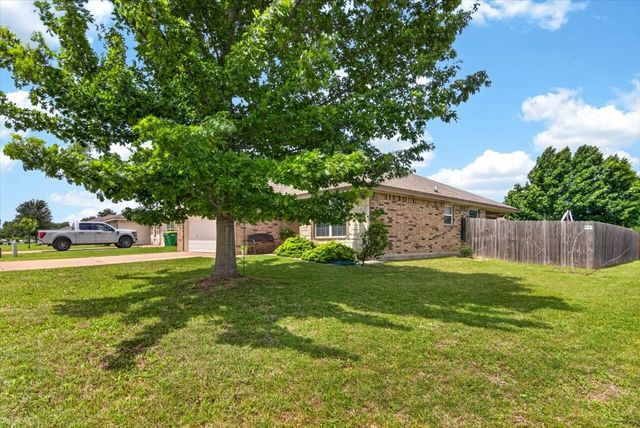 621 Apple Cross Drive, Robinson, TX 76706