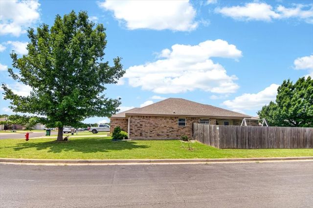 621 Apple Cross Drive, Robinson, TX 76706