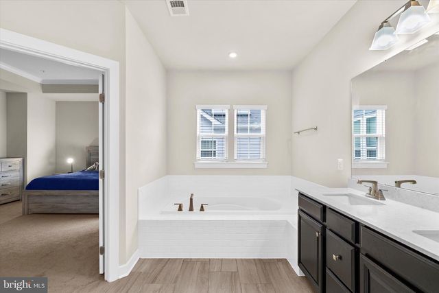 135 LIMPKIN AVE, Clarksburg, MD 20871