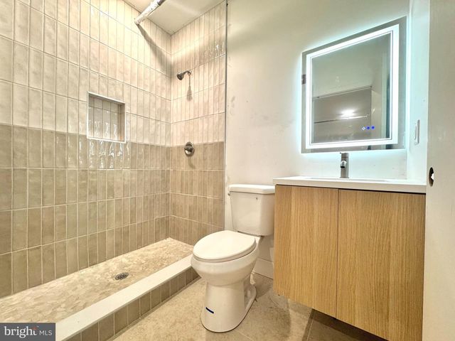 5222 CHESTER AVE, Philadelphia, PA 19143