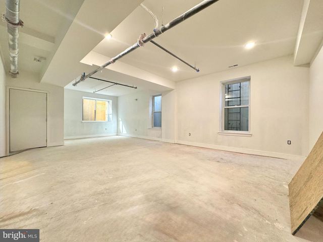 5222 CHESTER AVE, Philadelphia, PA 19143
