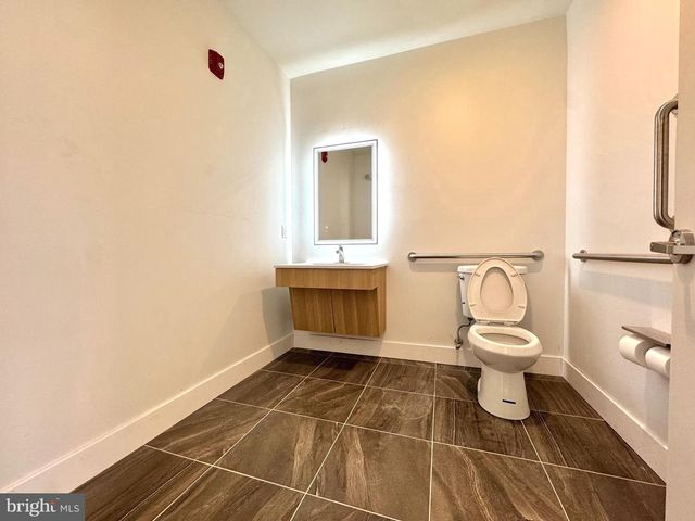 5222 CHESTER AVE, Philadelphia, PA 19143