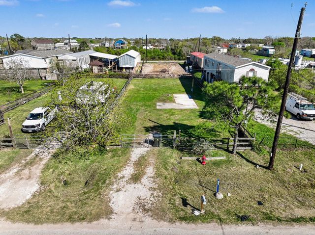 635 16th Street, San Leon, TX 77539