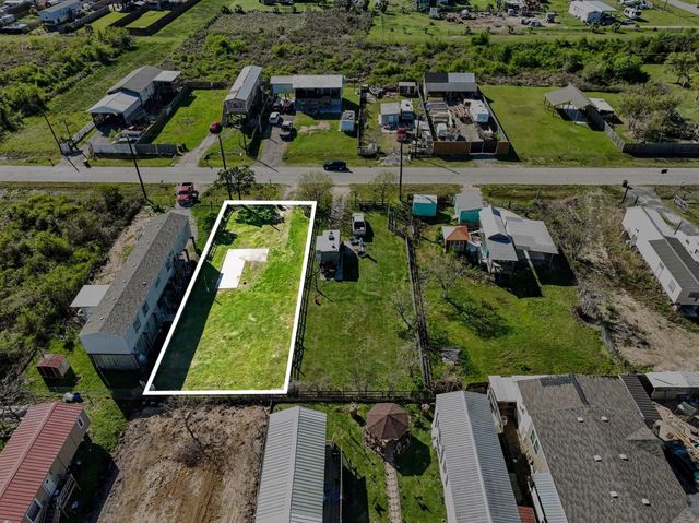 635 16th Street, San Leon, TX 77539