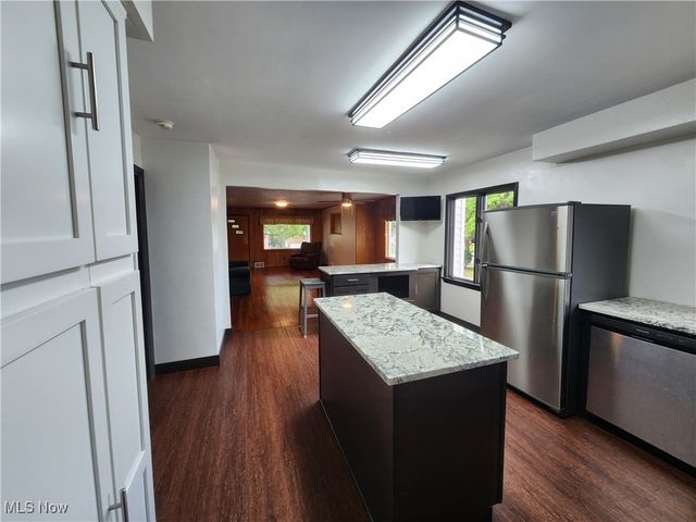 6312 E Pleasant Valley Road, Independence, OH 44131