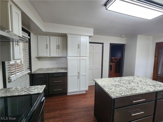 6312 E Pleasant Valley Road, Independence, OH 44131