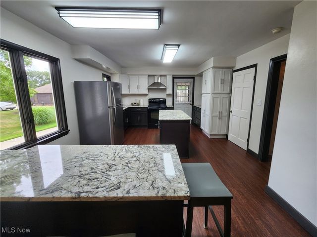 6312 E Pleasant Valley Road, Independence, OH 44131