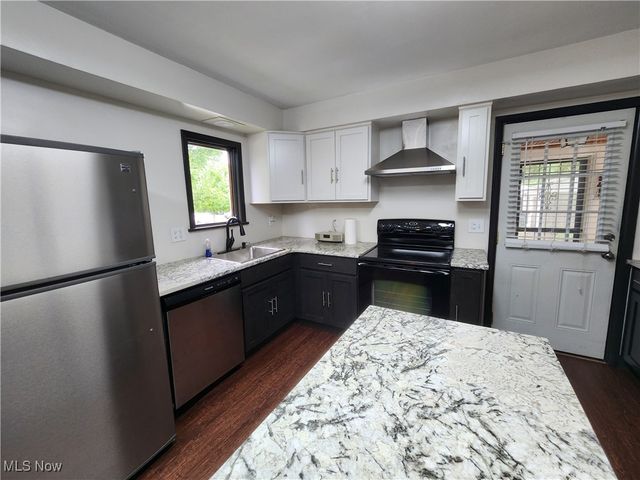 6312 E Pleasant Valley Road, Independence, OH 44131