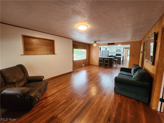 6312 E Pleasant Valley Road, Independence, OH 44131