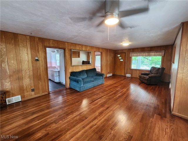 6312 E Pleasant Valley Road, Independence, OH 44131