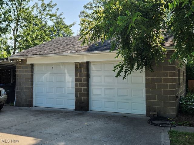 6312 E Pleasant Valley Road, Independence, OH 44131