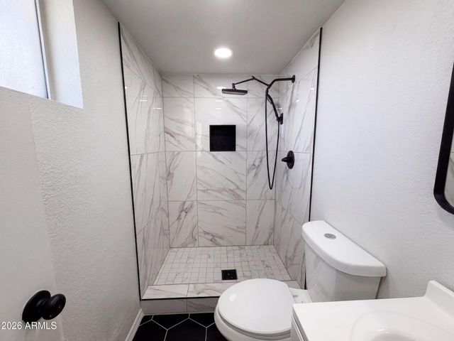 1413 W BEHREND Drive, Phoenix, AZ 85027