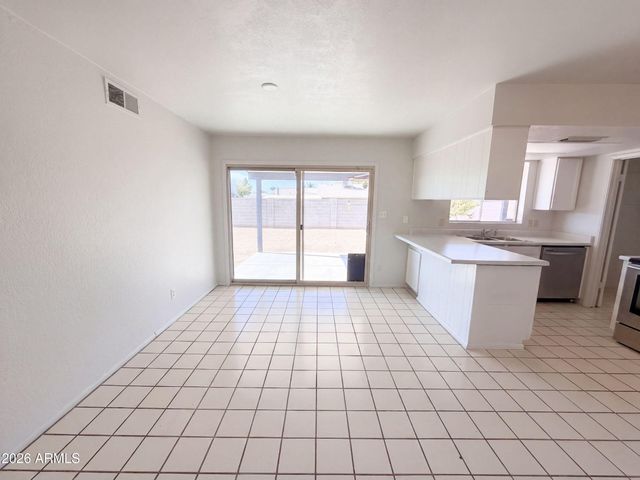 1413 W BEHREND Drive, Phoenix, AZ 85027