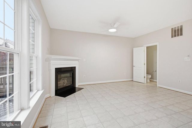8908 ROYAL HANNAH LN, Fairfax, VA 22031