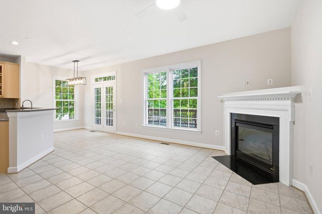 8908 ROYAL HANNAH LN, Fairfax, VA 22031