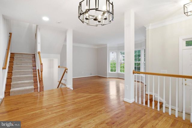 8908 ROYAL HANNAH LN, Fairfax, VA 22031