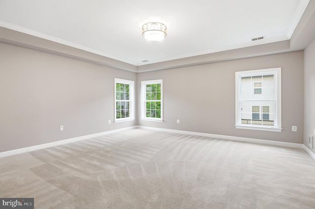 8908 ROYAL HANNAH LN, Fairfax, VA 22031