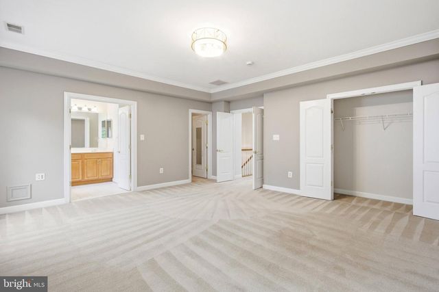 8908 ROYAL HANNAH LN, Fairfax, VA 22031