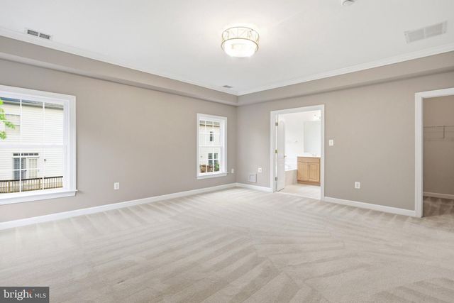 8908 ROYAL HANNAH LN, Fairfax, VA 22031