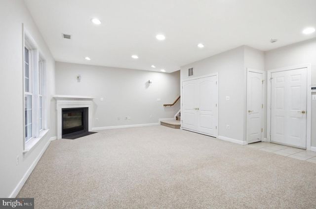8908 ROYAL HANNAH LN, Fairfax, VA 22031