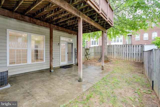 8908 ROYAL HANNAH LN, Fairfax, VA 22031