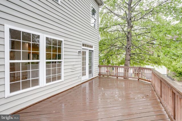 8908 ROYAL HANNAH LN, Fairfax, VA 22031