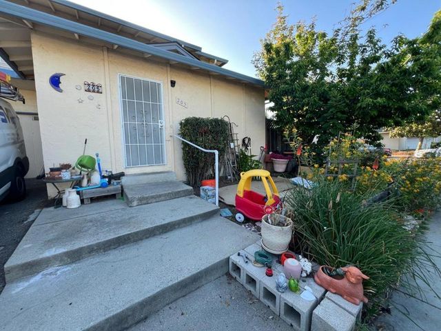 205 Burnham Court, Campbell, CA 95008