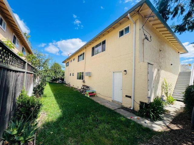 205 Burnham Court, Campbell, CA 95008