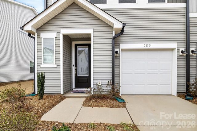 7135 Millie Fae Alley, Charlotte, NC 28269
