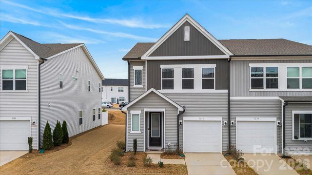 7135 Millie Fae Alley, Charlotte, NC 28269