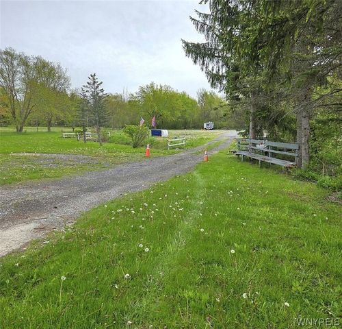 5255 Big Tree Road, Orchard Park, NY 14127