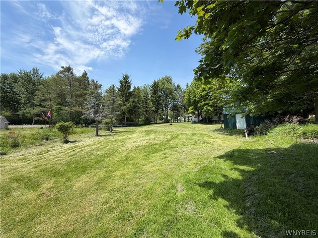 5255 Big Tree Road, Orchard Park, NY 14127