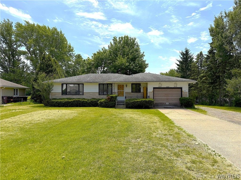 5255 Big Tree Road, Orchard Park, NY 14127