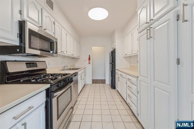 6 Horizon Road 310, Fort Lee, NJ 07024