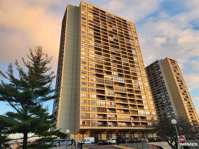 6 Horizon Road 310, Fort Lee, NJ 07024