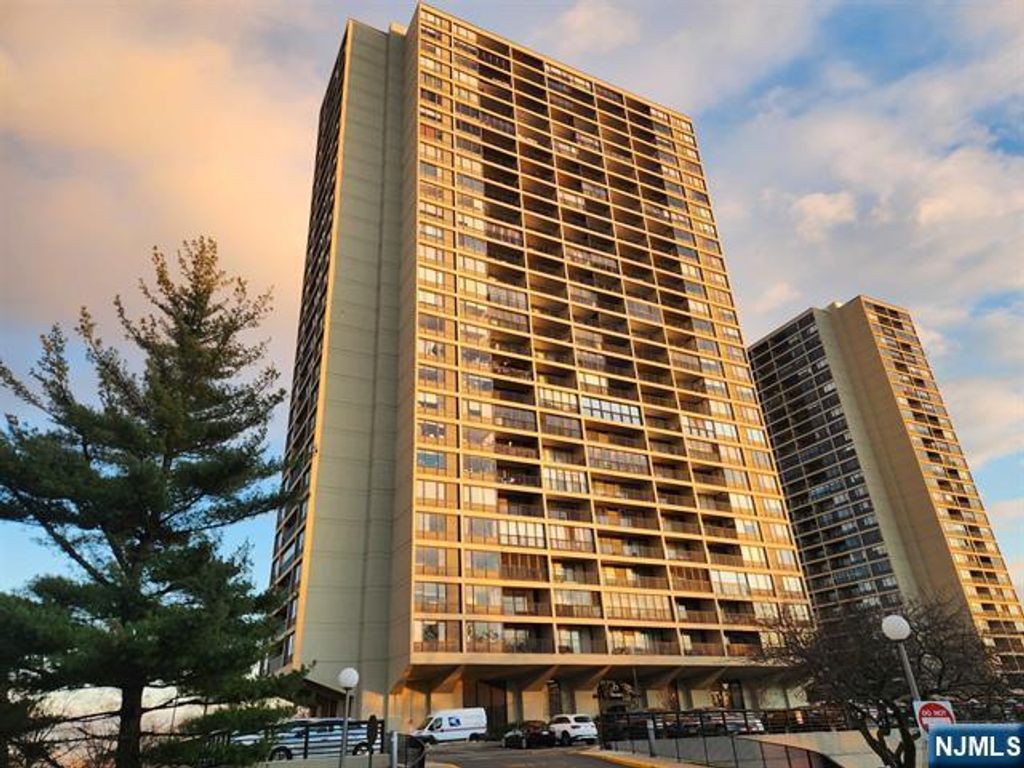6 Horizon Road 310, Fort Lee, NJ 07024