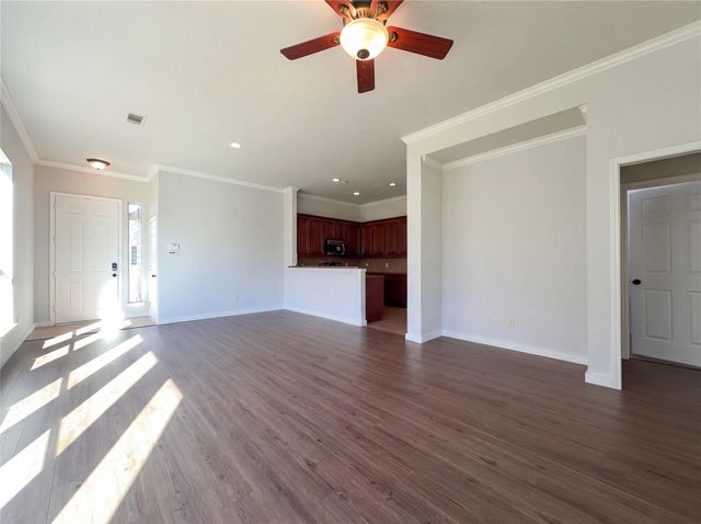 802 San Jacinto Circle, Baytown, TX 77521