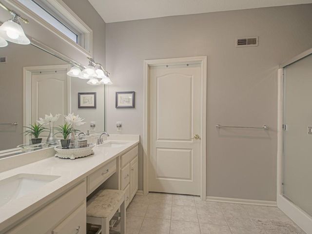 4301 S Atherton Court, Independence, MO 64055