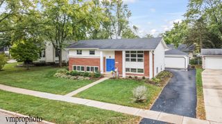 1207 E Sayles Drive, Palatine, IL 60074