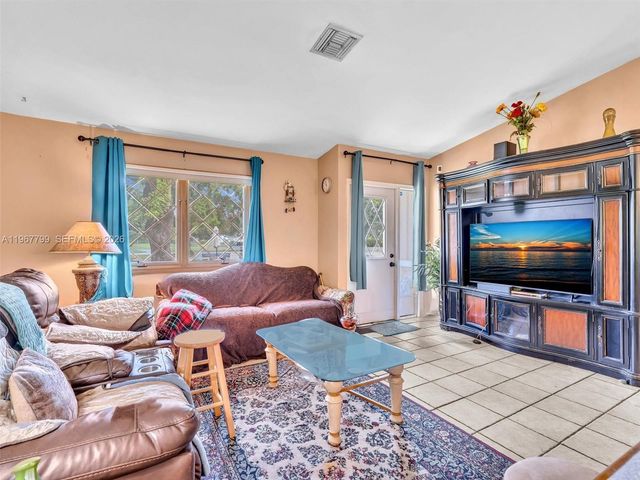 5310 SW 109th Avenue, Davie, FL 33328